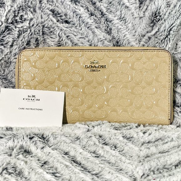 COACH SMALL MARGOT & COACH ACCORDION ZIP WALLET IN SIG DEBOSSED PATENT LEATHER - Picture 13 of 16